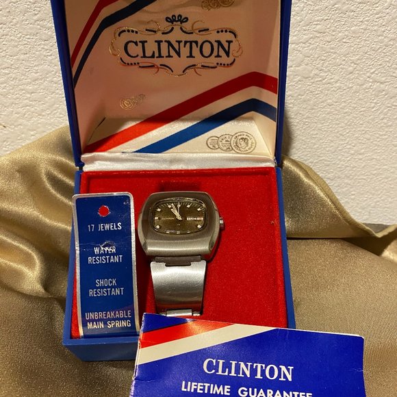 Vintage Clinton, Water and Shock Resistant Watch - Picture 2 of 12